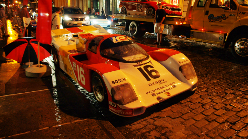 Illustration for article titled Here's What It Looks Like To Load A Porsche 962
